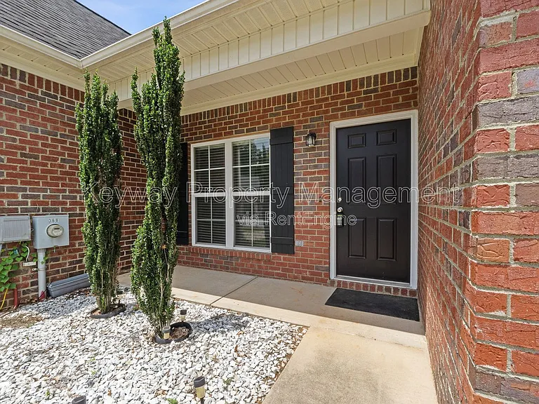 366 Bowen Fls — Photo 2