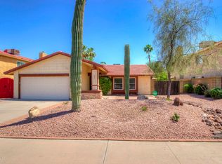 1833 E Winchcomb Dr, Phoenix, AZ 85022