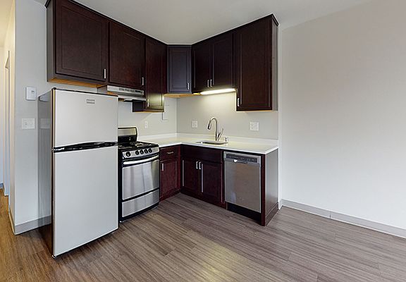 2nd image of 1671 N Prospect Ave APT 604