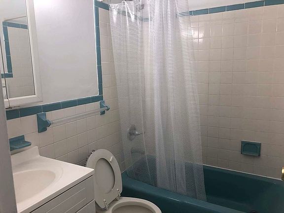 5th image of 7111 110th St APT 3B
