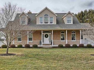 1307 Country Ln, Dauphin, PA 17018