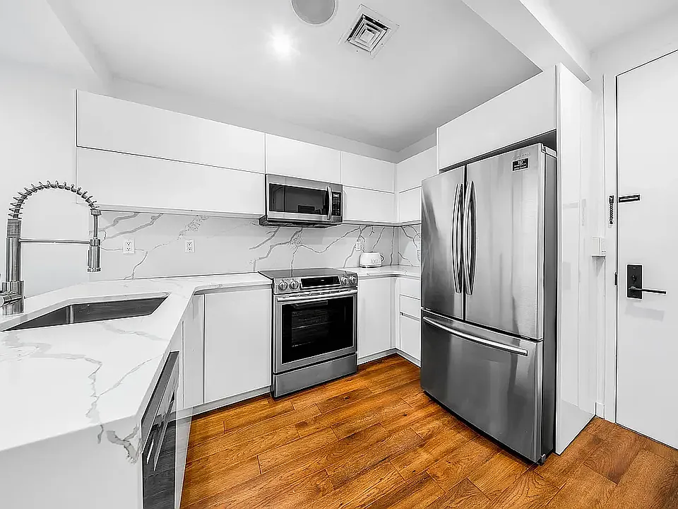 27-04 Astoria Blvd #5A