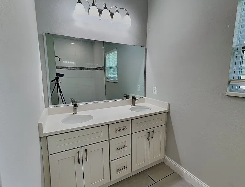 3 bed, 2.0 bath, 1985 sqft, $1,699 — Photo 3