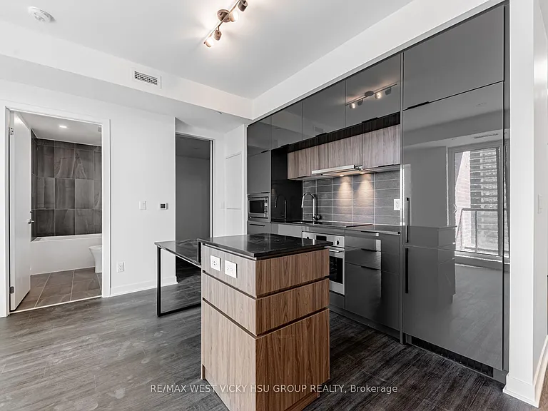 185 Alberta Ave #810 — Photo 11