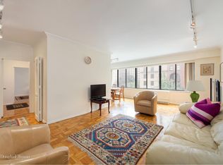 900 Park Ave APT 3D, New York, NY