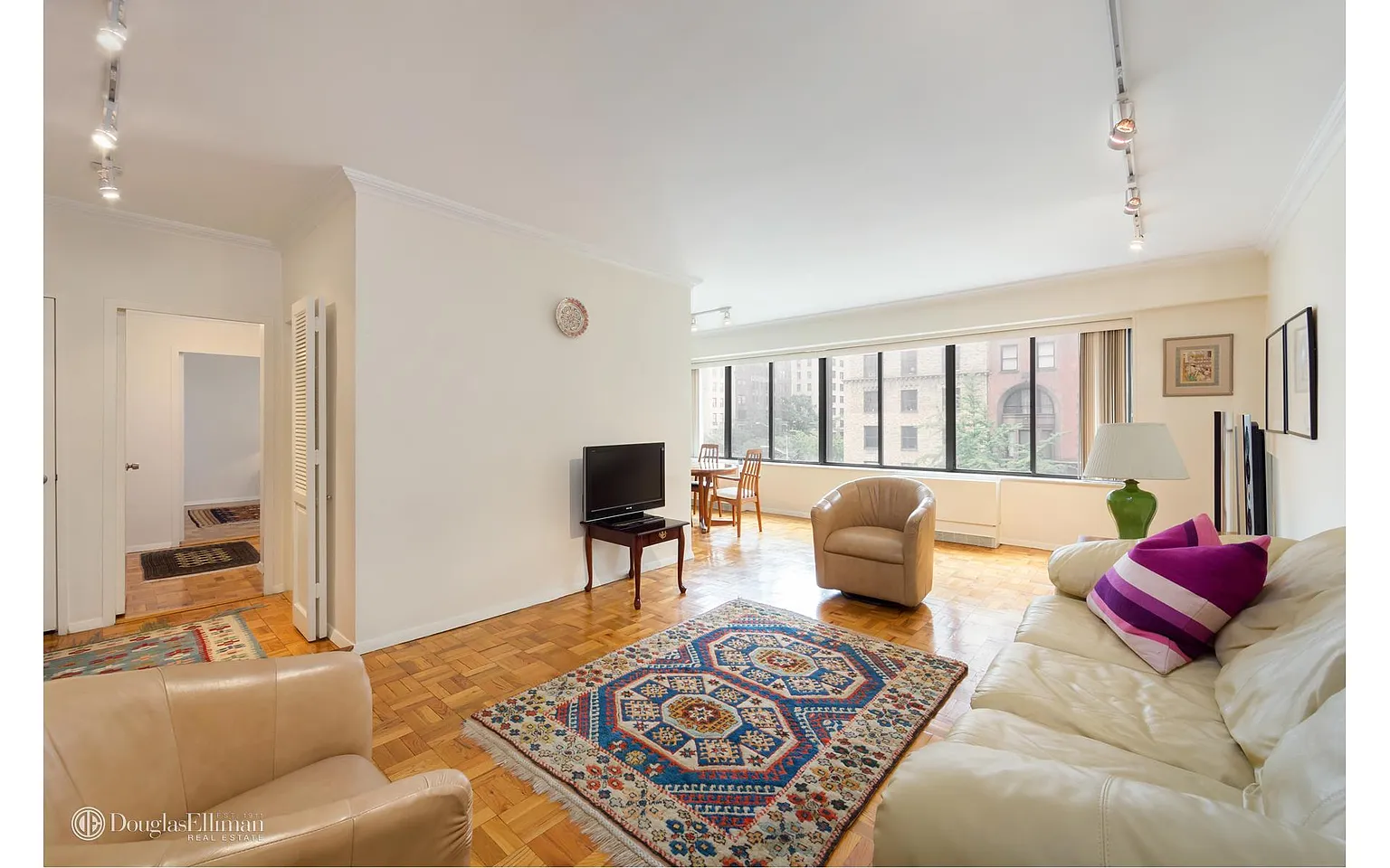 900 Park Ave APT 3D photo 1