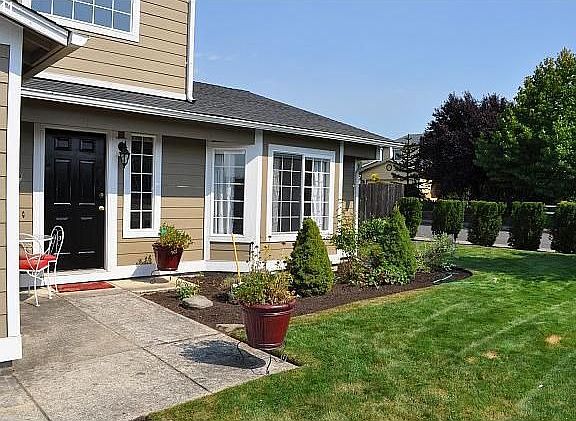 2nd image of 13818 NE 87th St
