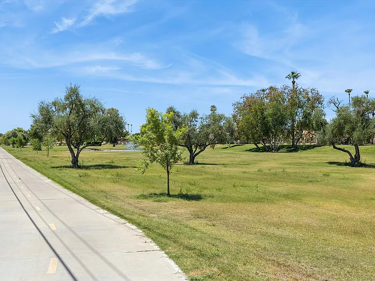 5208 N 78th Way — Photo 32