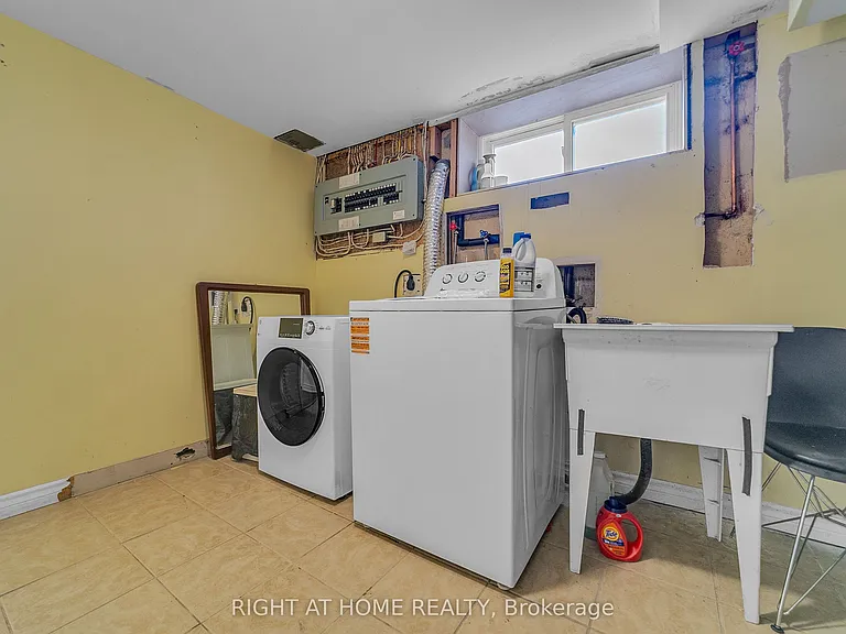 41 Monarchdale Ave — Photo 40
