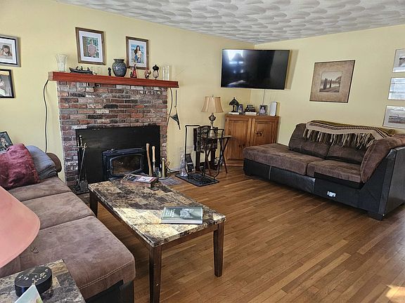 3rd image of 7 Chapman Way