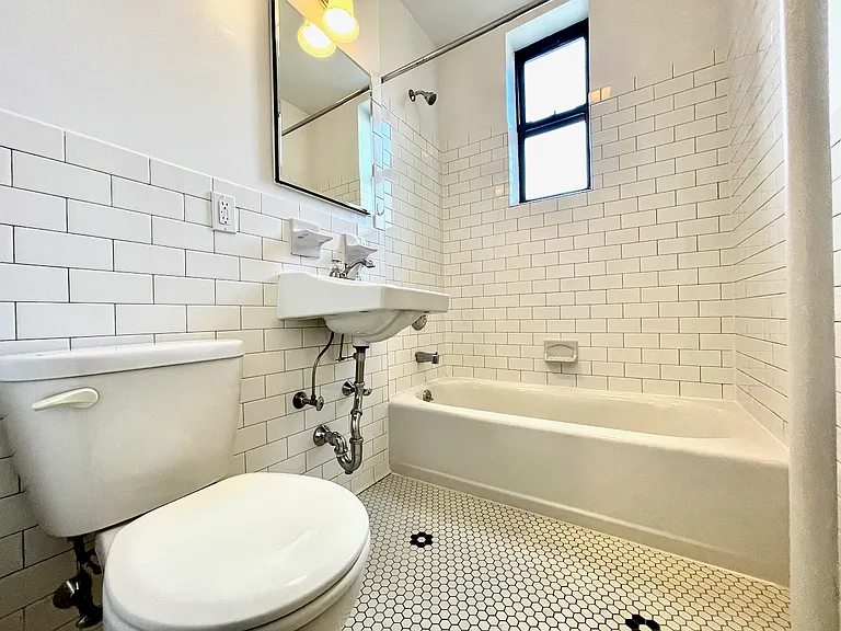 25-86 44th St #B4 — Photo 12