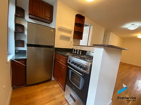 Rented by FirstService Realty (legacy) | media 10