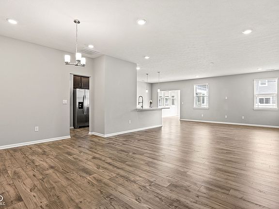 5th image of 354 Limerick Ln