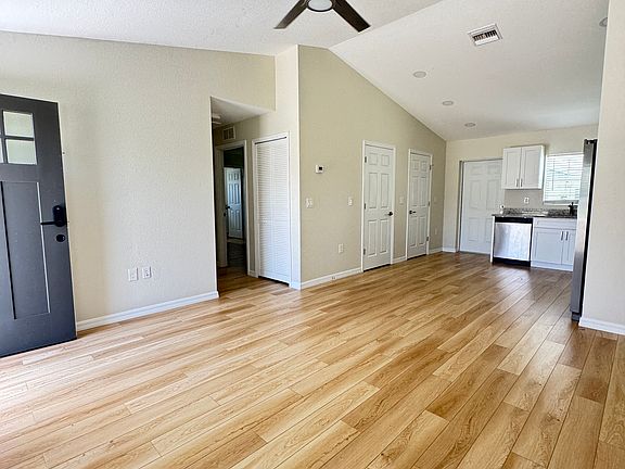 3rd image of 906 Locke St