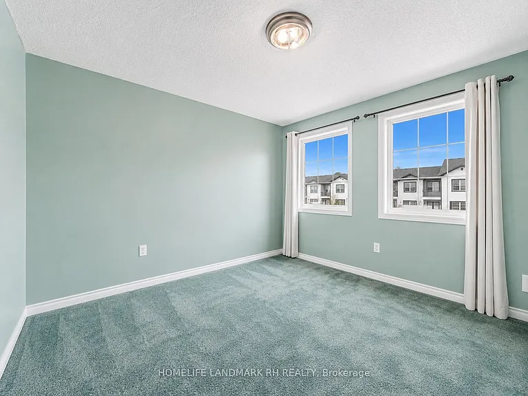 101 Pentland Cres — Photo 14