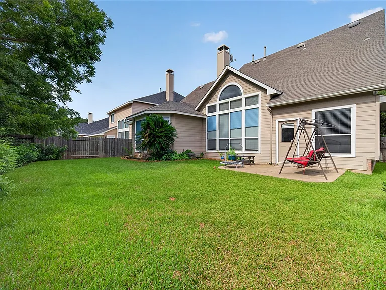 214 Kentwood Ridge Ct — Photo 38