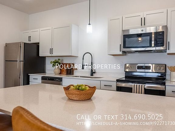 2nd image of 821 Parkview Dr #821
