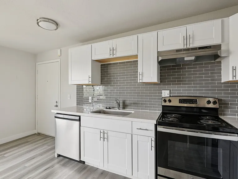Copper Canyon Apartments — Photo 41