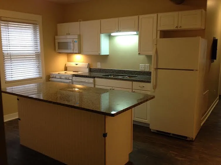 930 Wealthy St SE #1 — Photo 8
