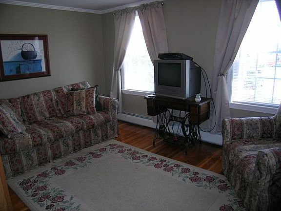 4th image of 5 Lincoln Ave #D