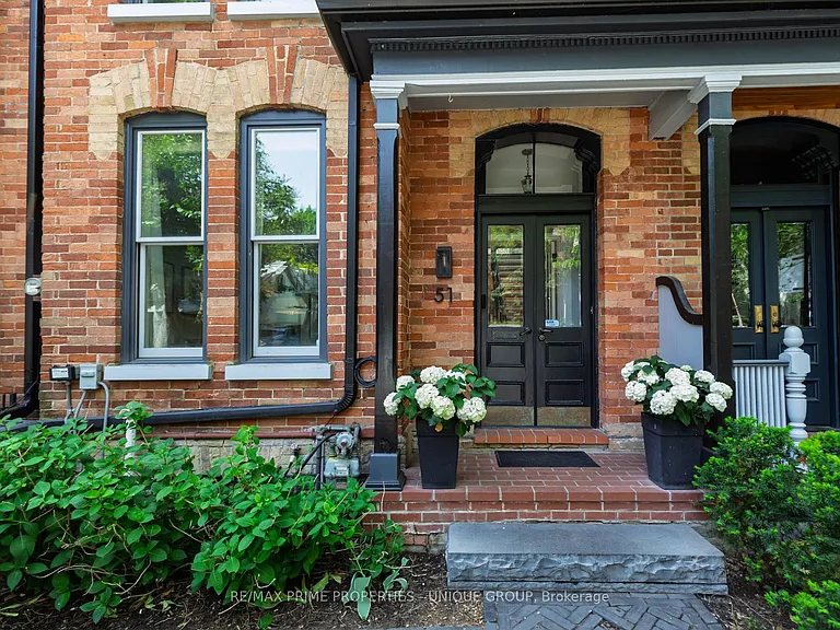 51 Spruce St — Photo 2