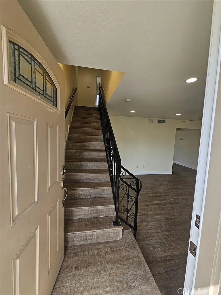 2 bed, 1245 sqft, $3,200 — Photo 3