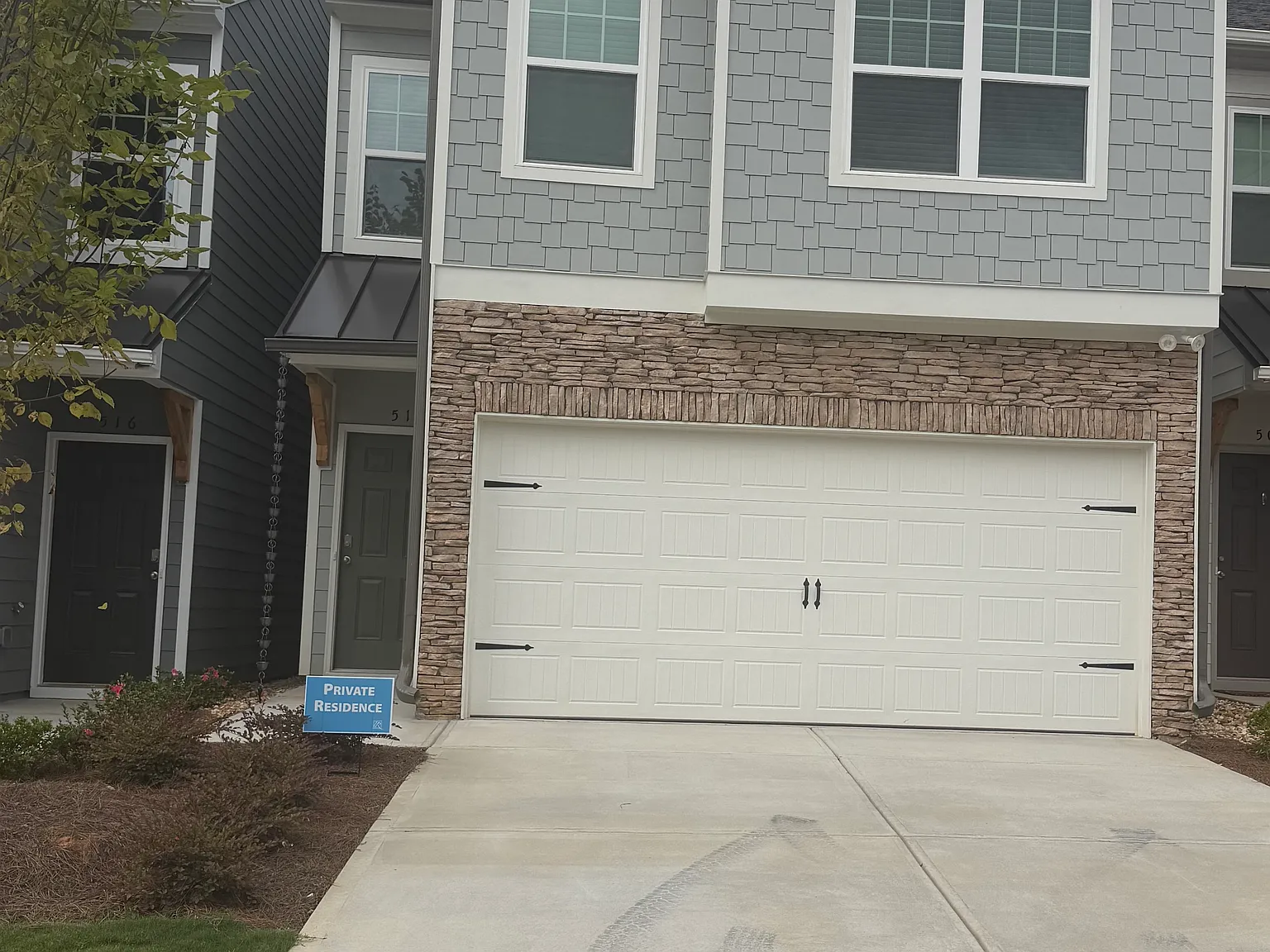 3 bed, 2.5 bath, 1734 sqft, $2,250 — Photo 1