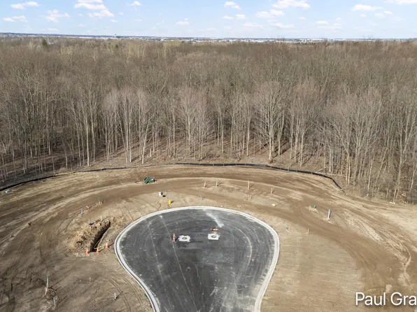 5530 Blackberry Ct NE, Grand Rapids, MI 49525