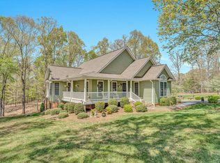 1028 Marie Dr, Huddleston, VA 24104