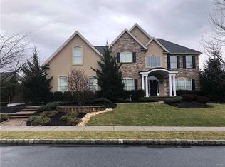 3380 S Bay Hill Dr, Center Valley, PA 18034
