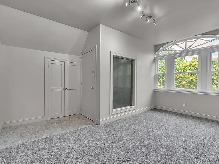 144 Saint James Pl — Photo 2