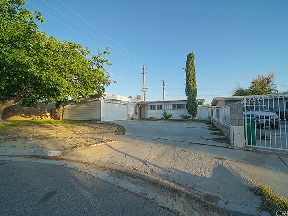 2nd image of 1004 W Avenue H1