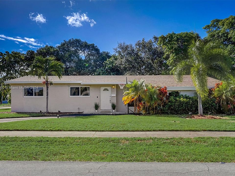 1st image of 940 NW 181st St