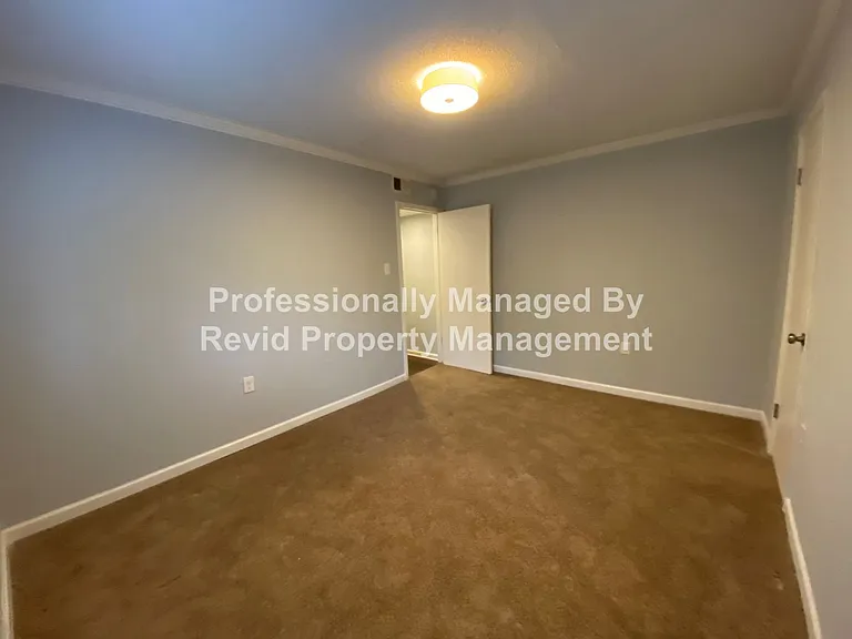 36 N. Auburndale — Photo 16