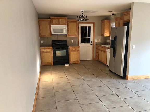 5th image of 1810 8th Ave APT B