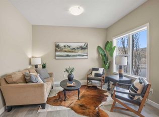 148 S Vanier Dr #206, Red Deer, AB T4R0V1