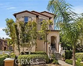 3 bed, 1808 sqft, $5,600 — Photo 2