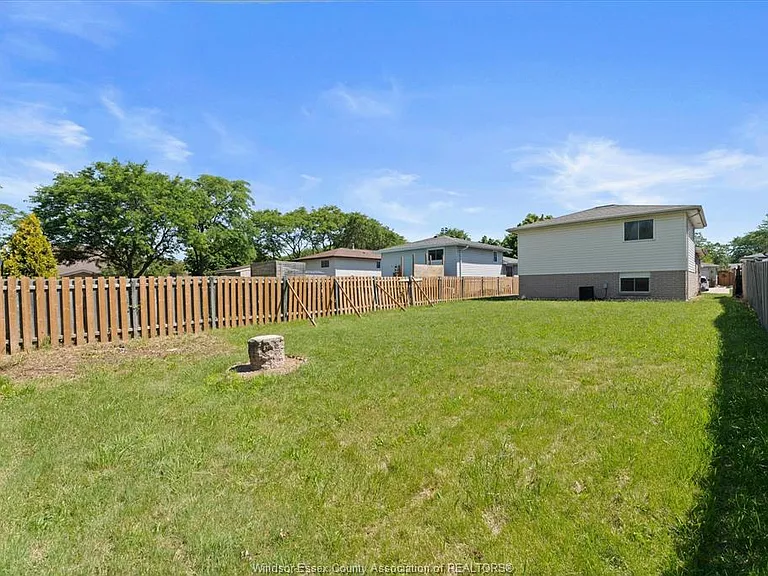 9347 Tamarack St — Photo 38