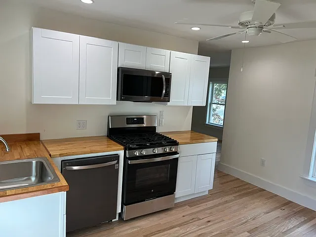 1 bed, 450 sqft, $1,375 — Photo 3