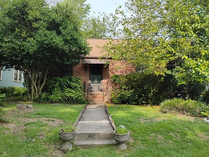 1 bed, 1.0 bath, 700 sqft, $1,350 — Photo 1