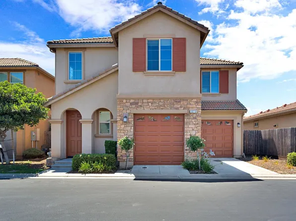 3270 Alps Ln, Clovis, CA 93619
