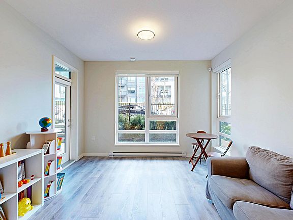 4th image of 615 Cottonwood Ave #208