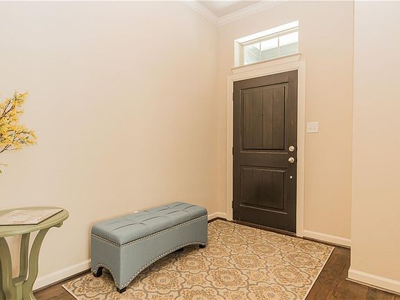 4th image of 6634 Deleon St