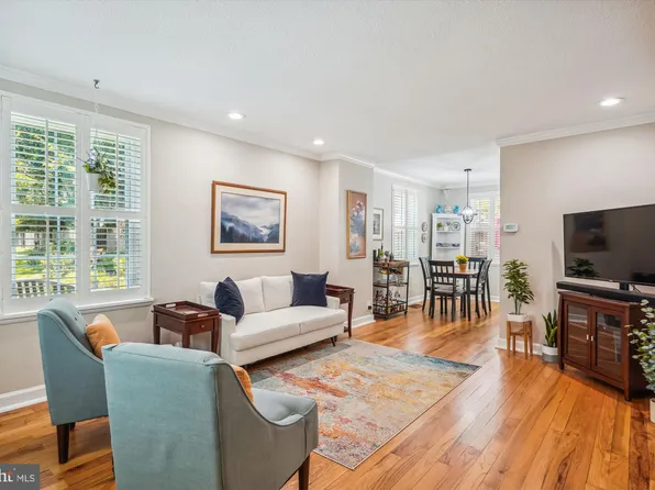 3416 S Utah St APT B, Arlington, VA 22206