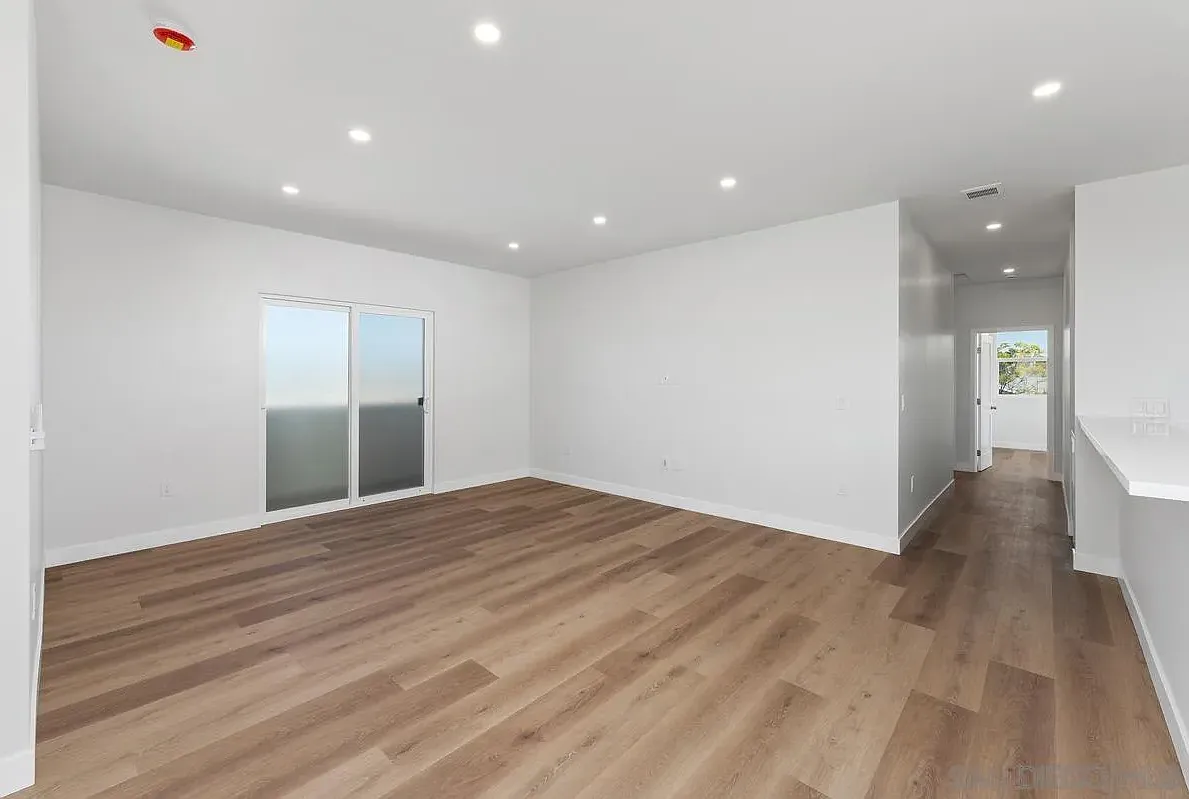3 bed, 2.0 bath, 1200 sqft, $4,000 — Photo 4