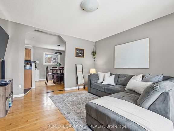 2nd image of 32 Provost St