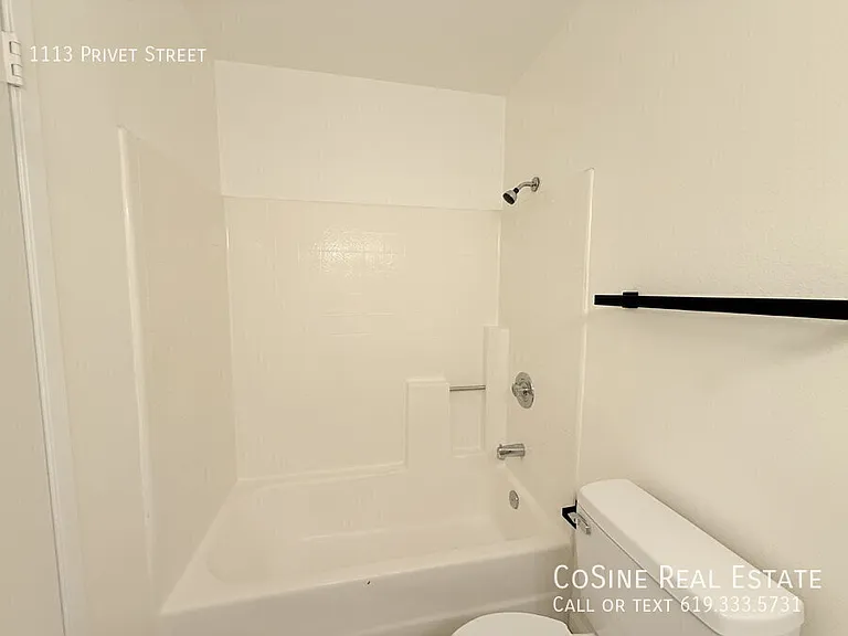 1113 Privet St — Photo 12