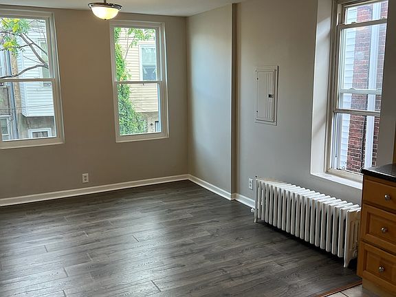 5th image of 0 Larchwood Ave #2