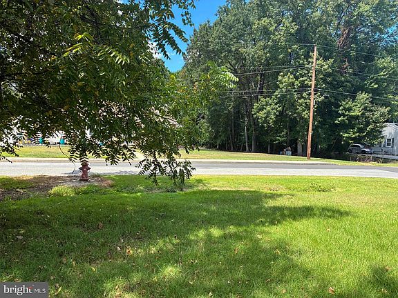 5th image of 28 4th Ave