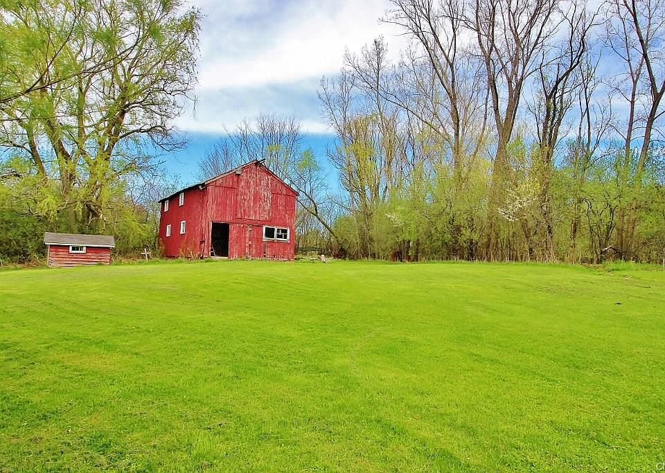 2nd image of 4829 Rockefeller Rd